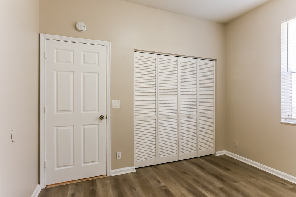 Building Photo - 12020 Glenmore Dr