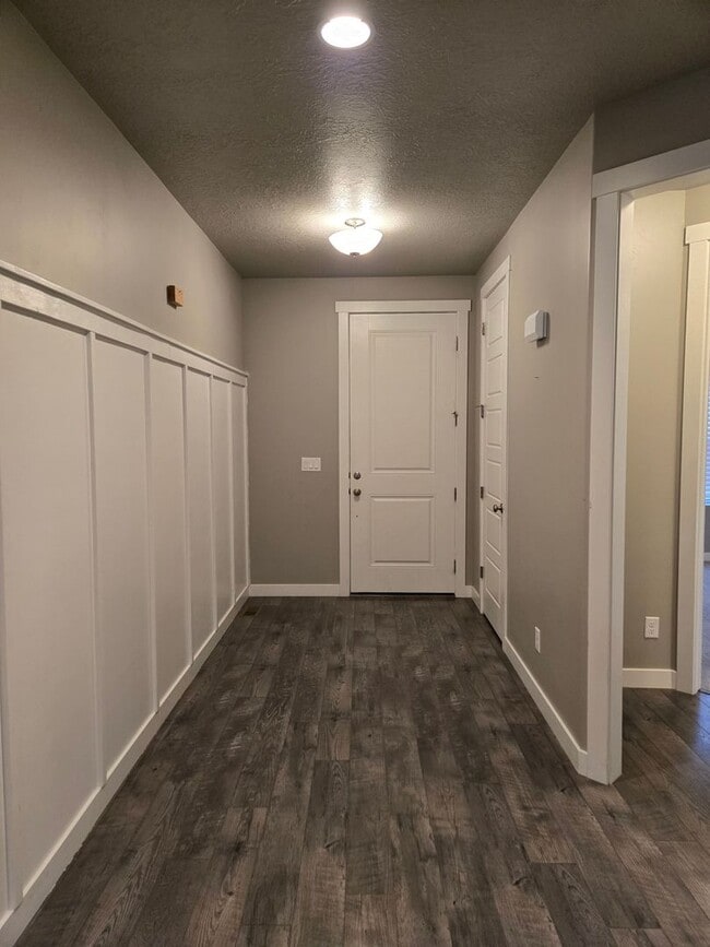 Building Photo - Beautilful 5 Bed 3.5 Bath in Lehi!!