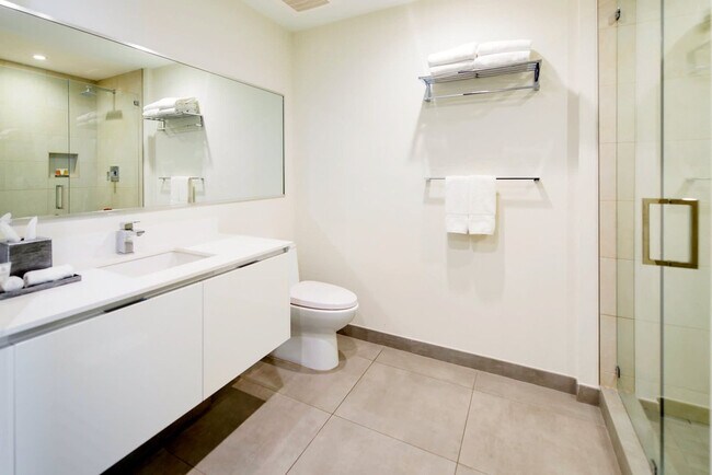 Building Photo - 777 N Ocean Dr