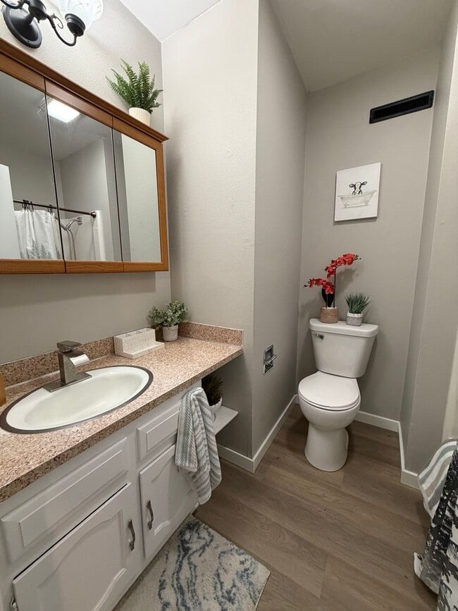 Building Photo - 246-248 Grand Blvd.