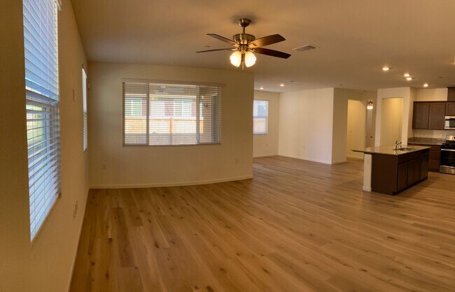 Building Photo - 1977 Apiary Wy