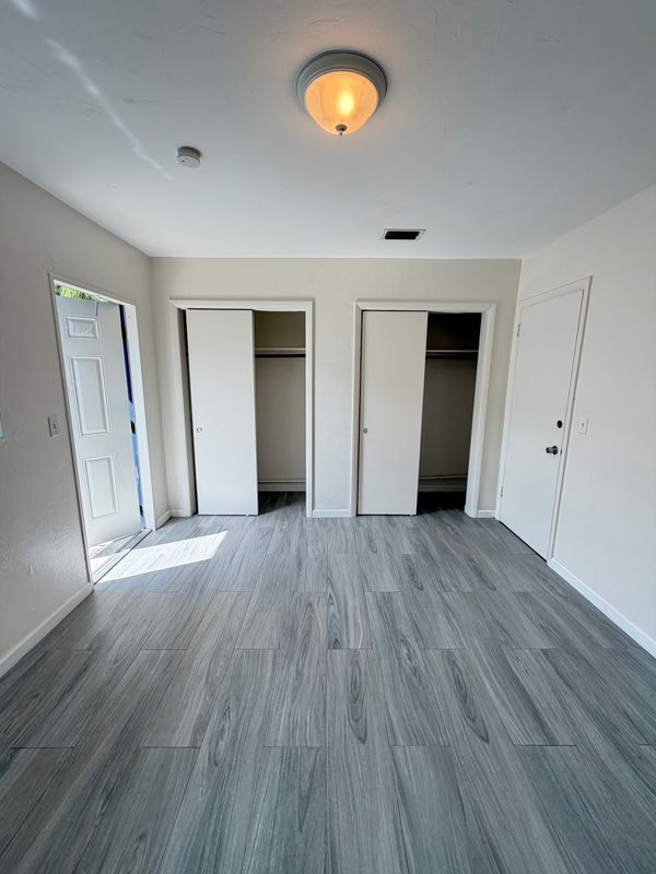 Building Photo - 1821 N 17th Ct