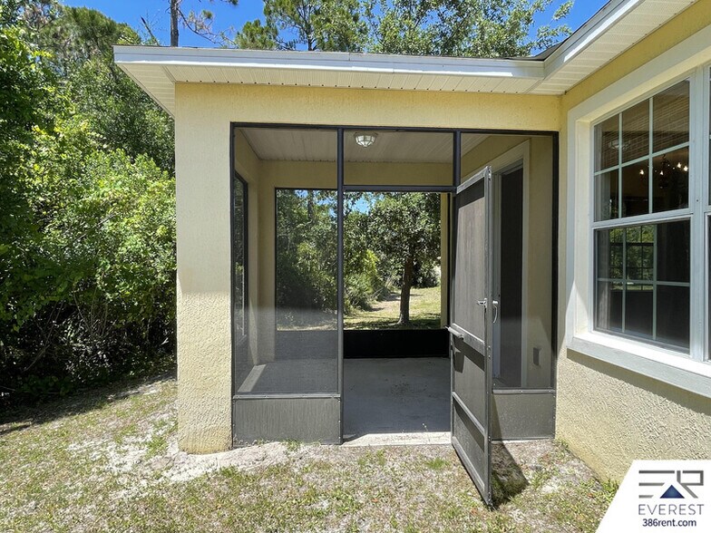 Building Photo - 2 Roxboro Dr