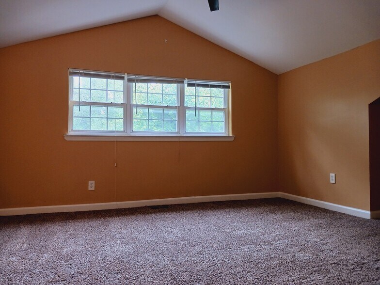 Building Photo - 2603 Hamlin St NE