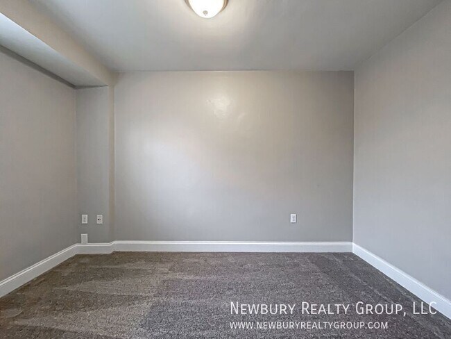 Building Photo - 104 W Steuben St