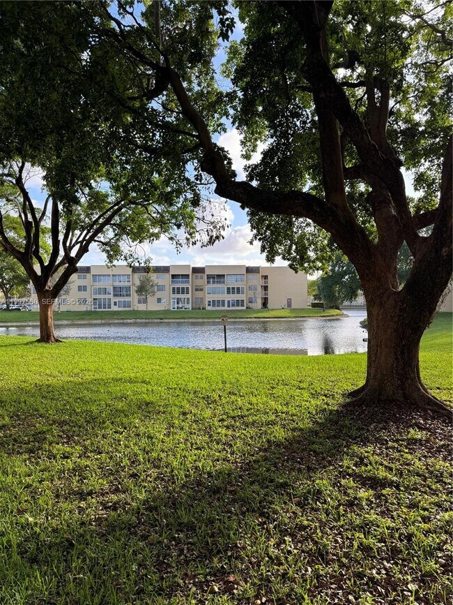 Building Photo - 6150 NW 62nd St