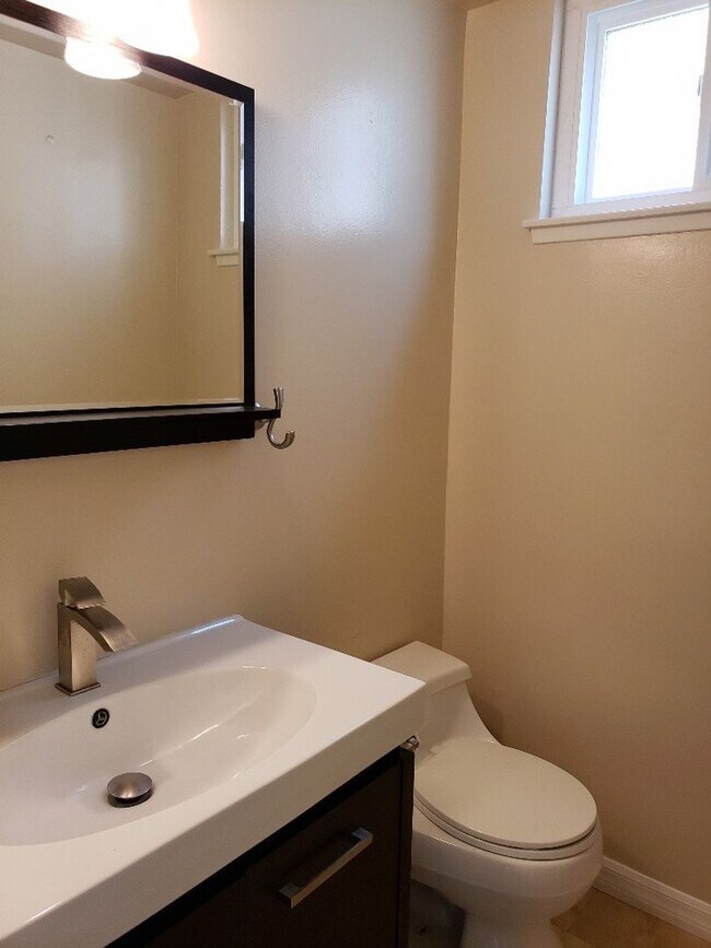 Building Photo - Westminster - Lovely 4 Bedroom 2.5 Bath House for Lease