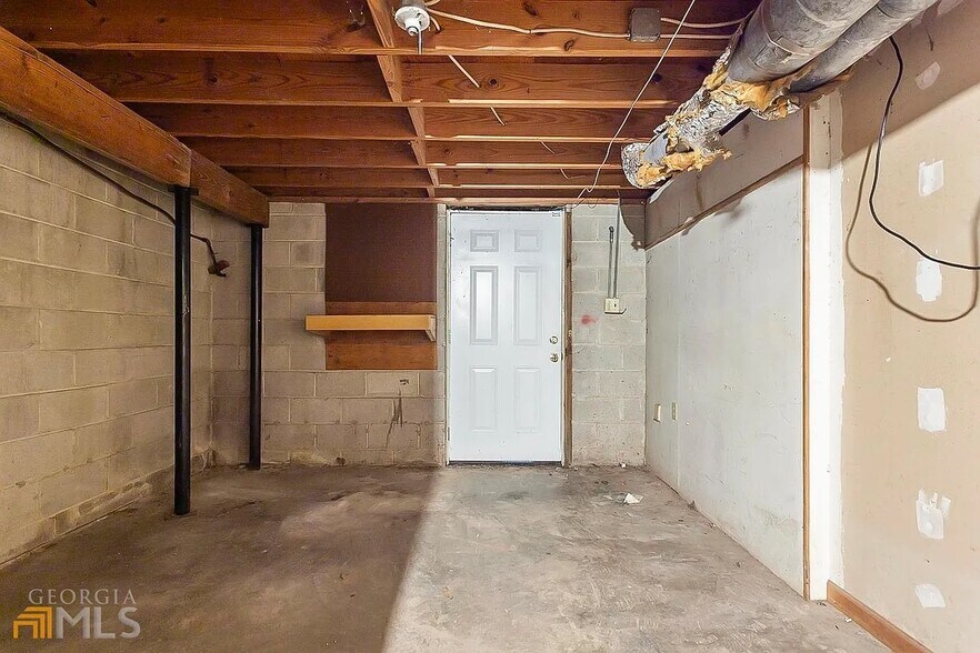 Building Photo - 5545 Sturbridge Way