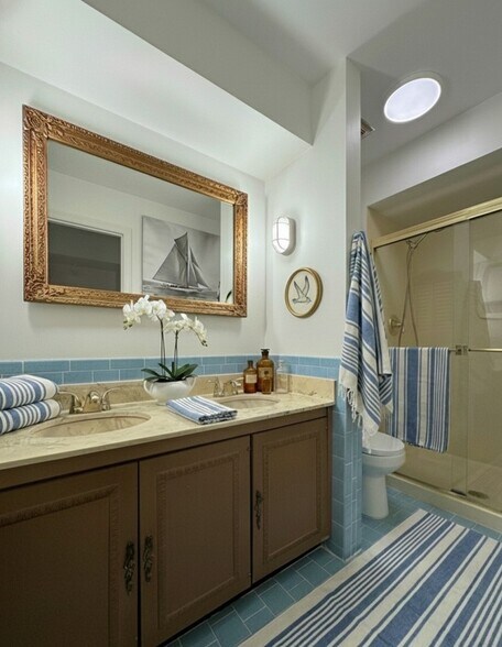 Primary in-suite bath - 14060 Agusta Dr