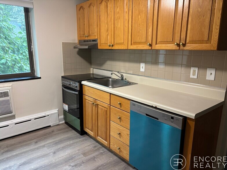 Building Photo - 5 Chester St