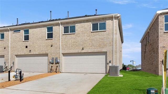 Building Photo - 3720 Paradise Way
