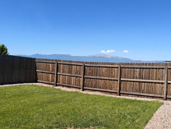 Building Photo - STUNNING RANCHER IN STERLING RANCH WITH MOUNTAIN VIEWS!!!!