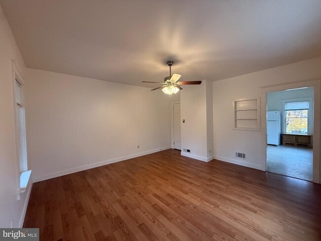 Building Photo - 1740 Arnold Ave