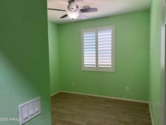Building Photo - 6826 W Charter Oak Rd