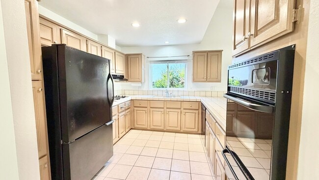 Building Photo - Lovely Single-Story Home in the Friendly a...