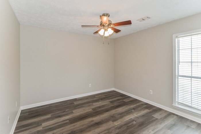 Building Photo - 172 Laurel Hill Dr