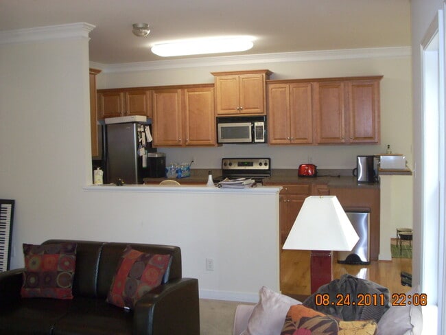 Building Photo - 4000 Oakleaf Rd