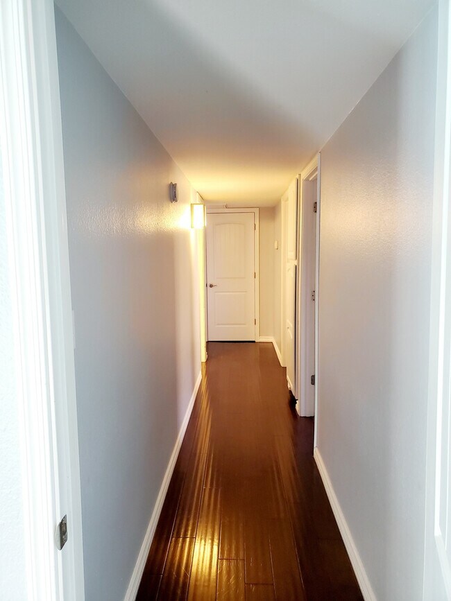 Building Photo - COMING SOON! NO HOA-Stunning 3 Bedroom wit...