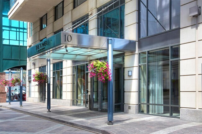 Building Photo - 10 City Pl