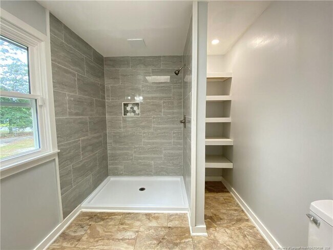 Building Photo - 290 Lemont Dr