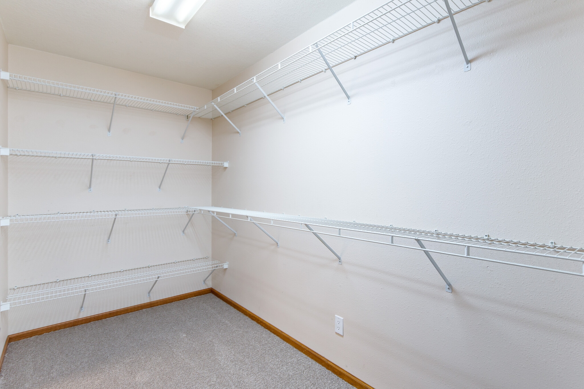 Master Closet - 2200 Pinehurst Dr
