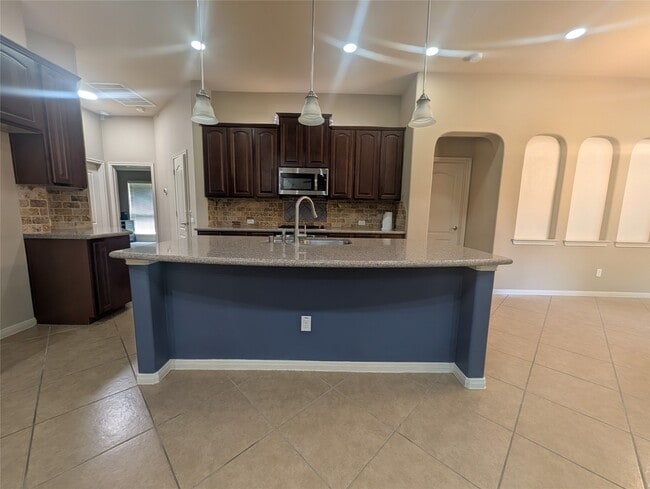 Building Photo - 14915 Bronze Finch Dr