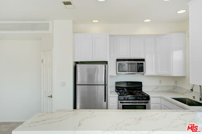 Building Photo - 5430 Bellingham Ave