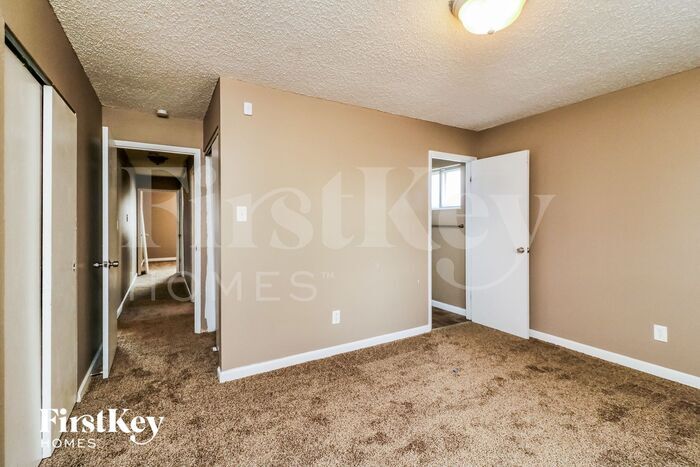 Building Photo - 6370 Silver Fox Dr