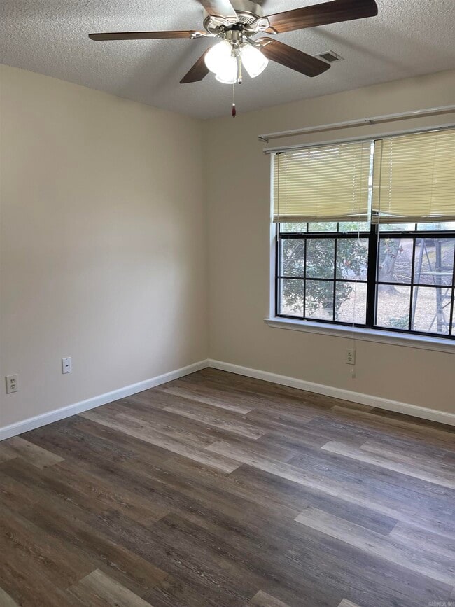 Building Photo - 2918 Forest Dr