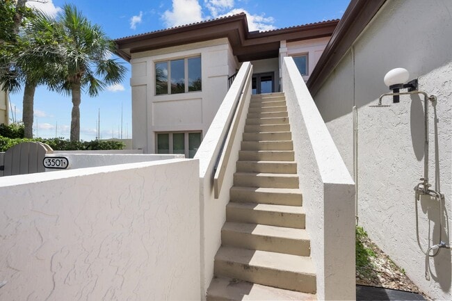 Building Photo - 3505 Harbor Dr
