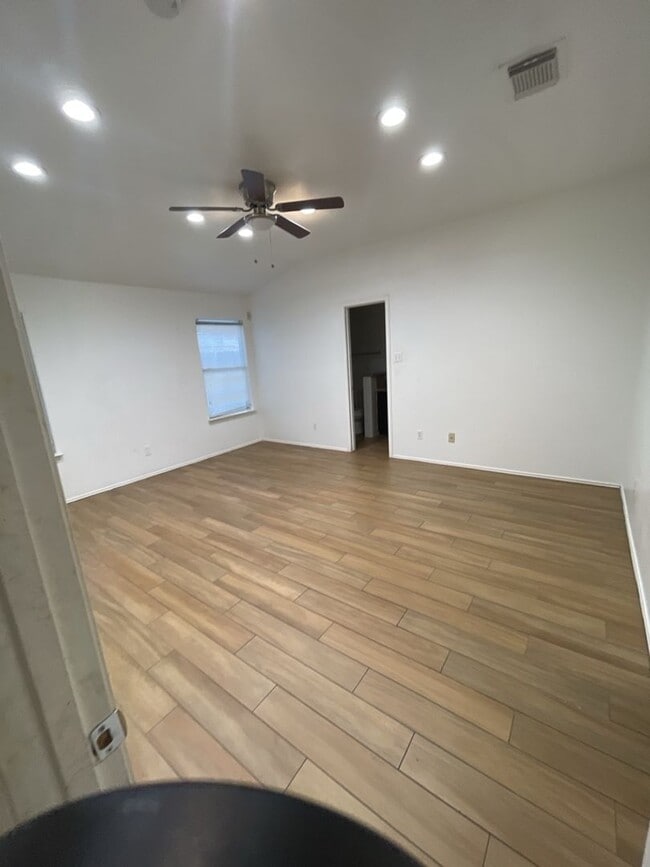 Building Photo - 8111 Sanford St