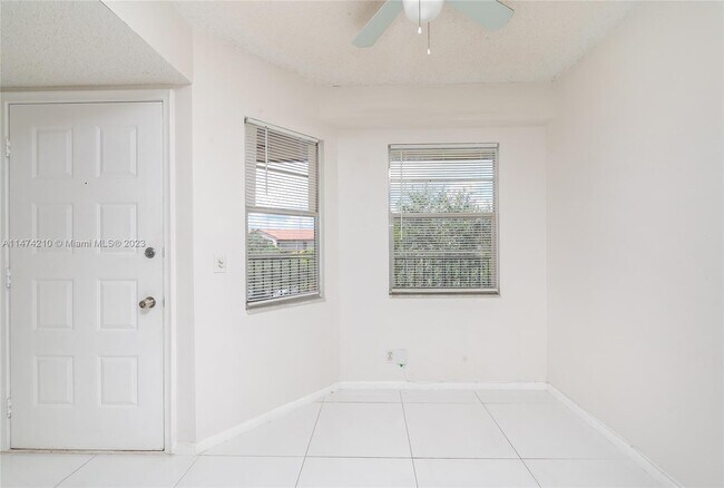 Building Photo - 1251 SW 125th Ave