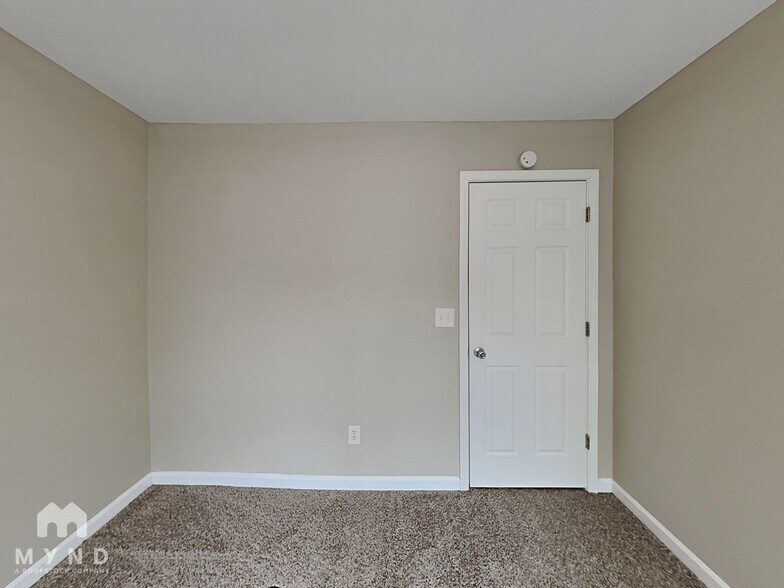 Building Photo - 205 Ivy Ct