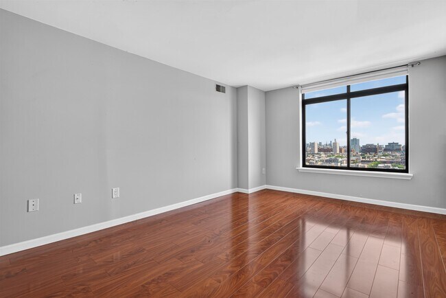 Building Photo - 700 1st St