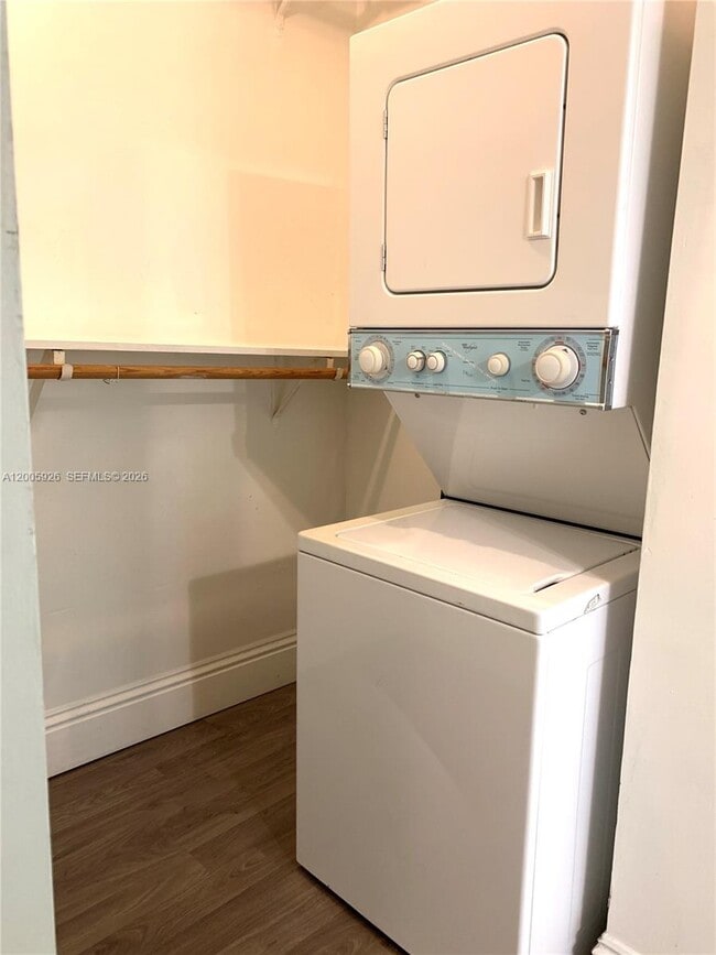 Building Photo - 1515 West Ave