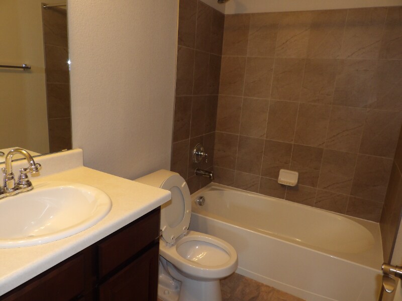 Building Photo - 10032 Castor Dr