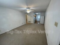Building Photo - 262 N Pecan St