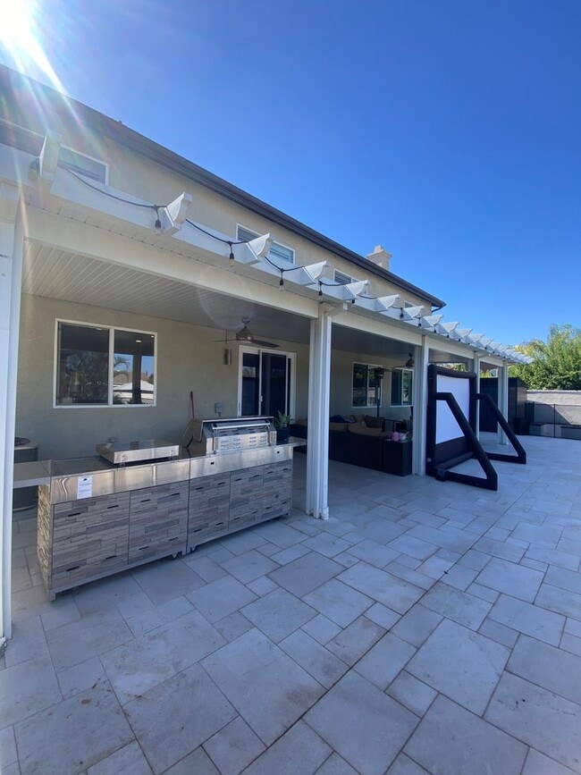 Building Photo - 14660 Meadowsweet Dr