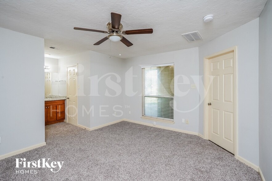 Building Photo - 4306 Regency Villa Dr