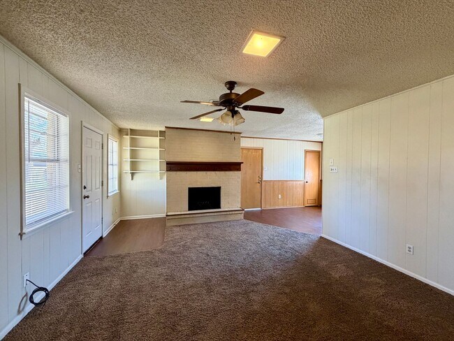 Building Photo - Single Family Home | Midway ISD
