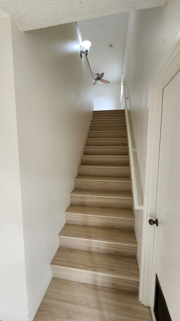 Building Photo - Partially Remodeled 1/1/1 in West Loch Fairways