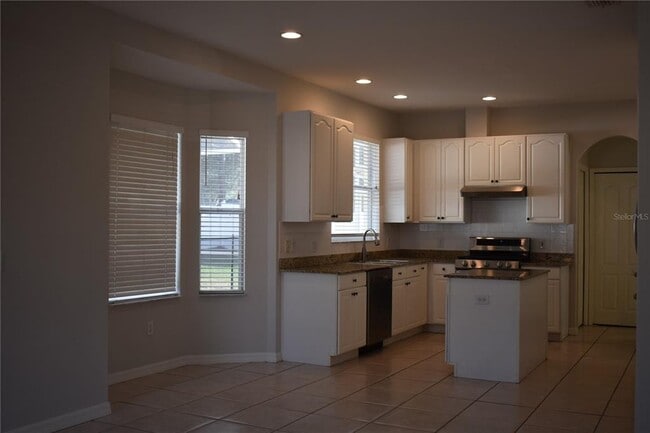 Building Photo - 15509 Montilla Loop