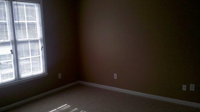 Building Photo - Beautiful 4 Bedroom Lithonia Home!