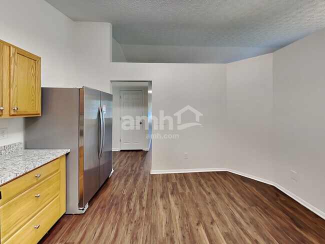 Building Photo - 536 Richwood Drive