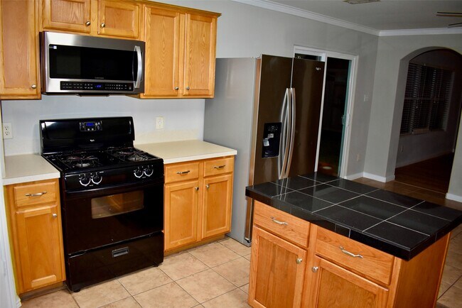 Building Photo - 410 Laurel Sage Dr