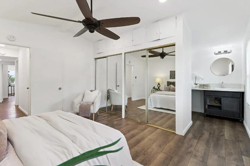 Building Photo - 118 W 8th Ave