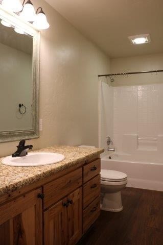 Building Photo - Henderson Center Gorgeous!  Executive Home, Beautiful finishes