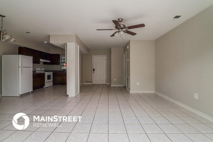 Building Photo - 6129 Hialeah St