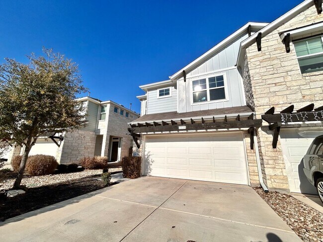 Building Photo - Charming 3 Bed / 2.5 Bath Family Home