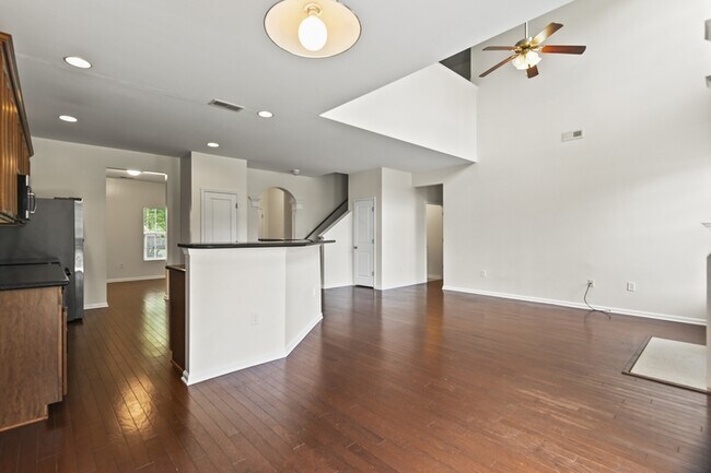 Building Photo - 465 Green Park Ln